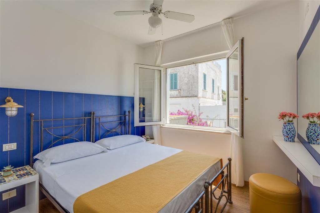 Hotel Torre Dei Borboni Ponza Kültér fotó