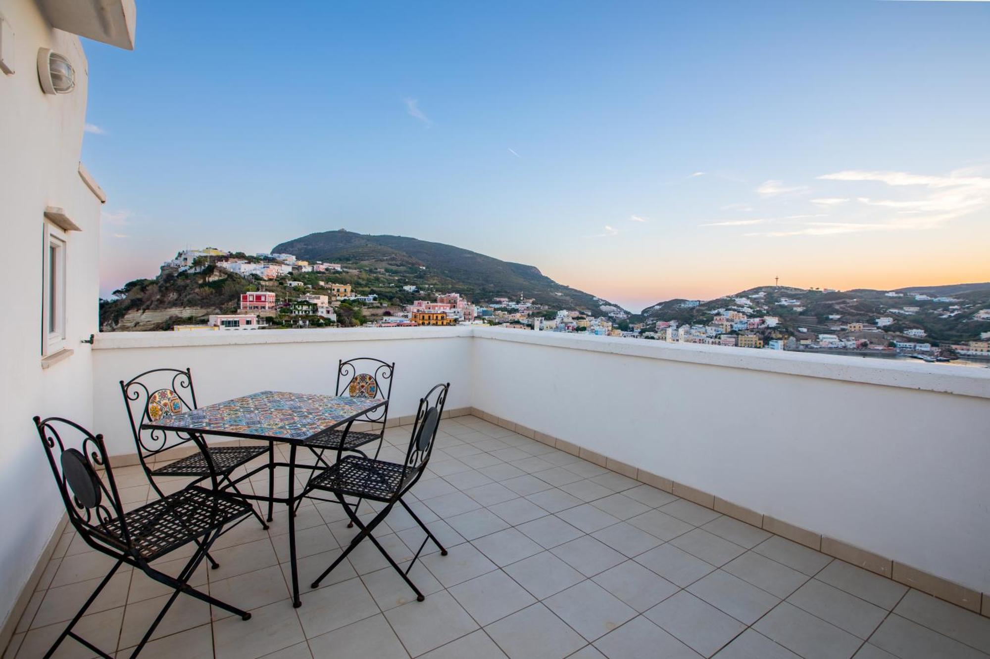 Hotel Torre Dei Borboni Ponza Kültér fotó