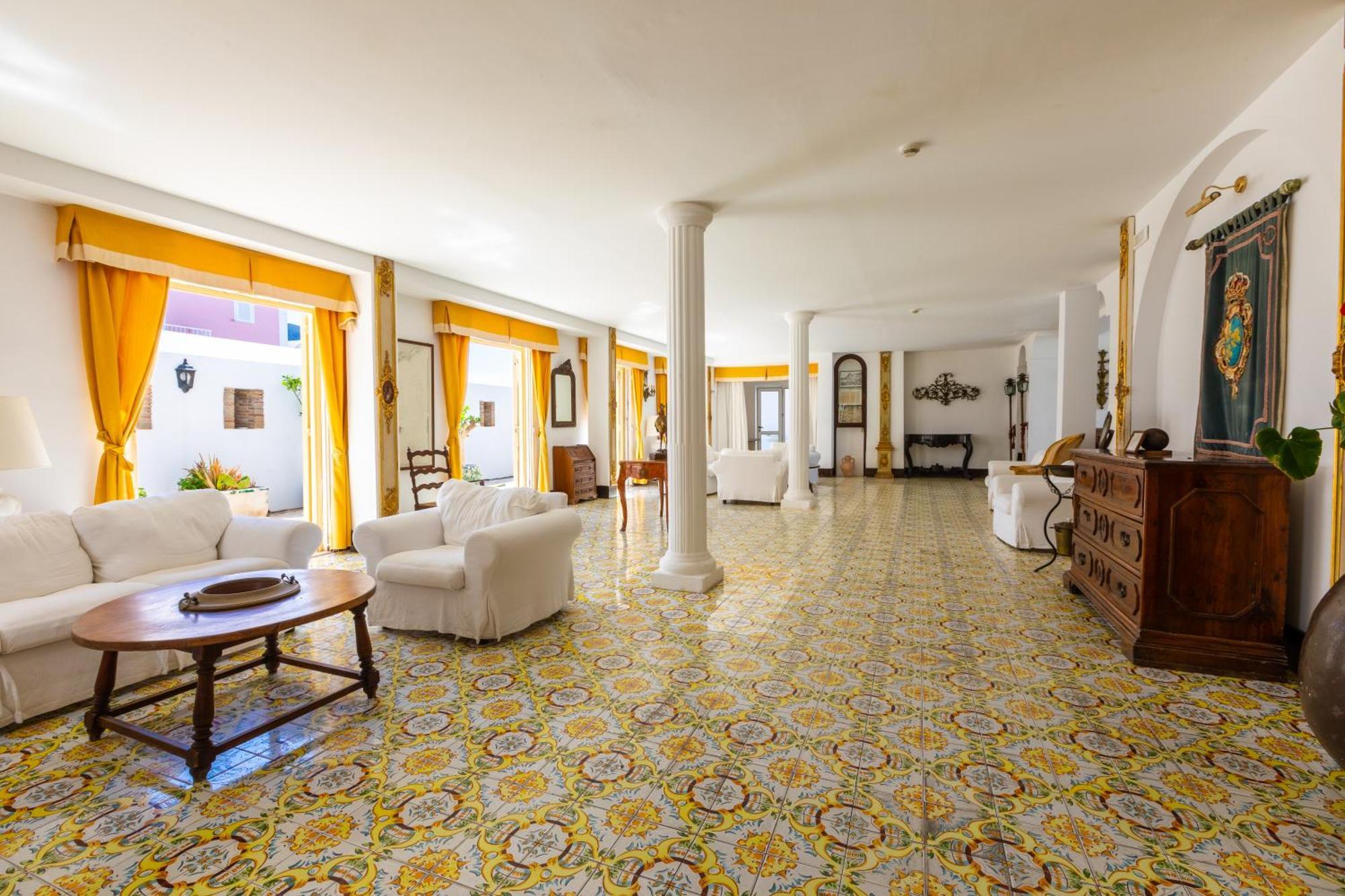 Hotel Torre Dei Borboni Ponza Kültér fotó