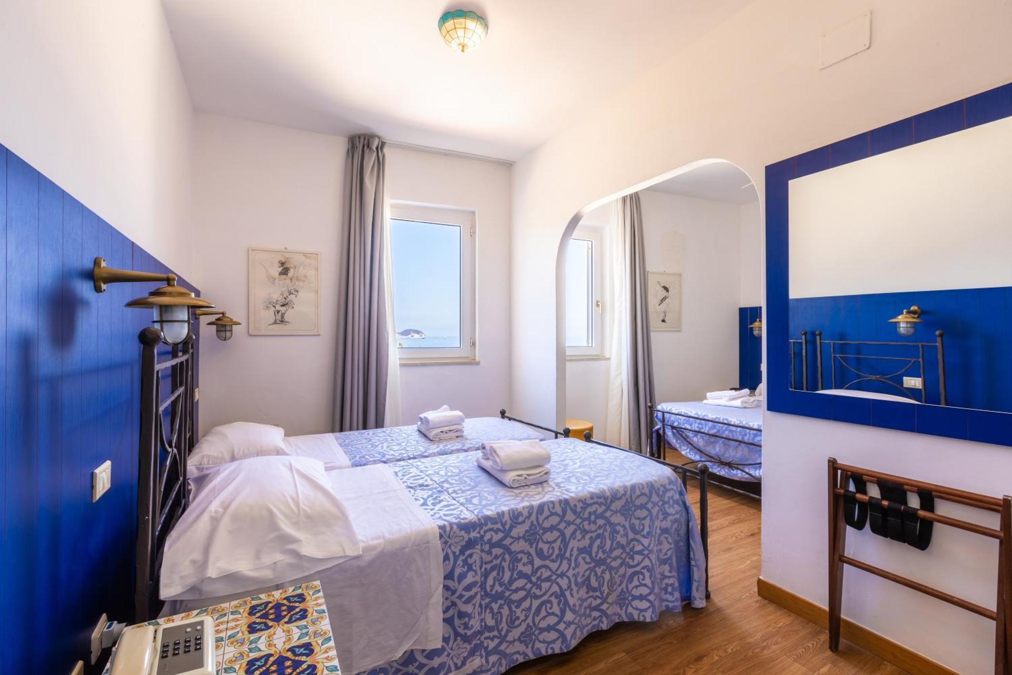Hotel Torre Dei Borboni Ponza Kültér fotó