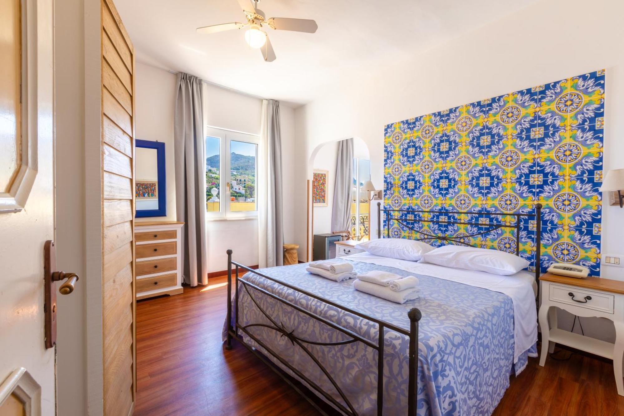 Hotel Torre Dei Borboni Ponza Kültér fotó