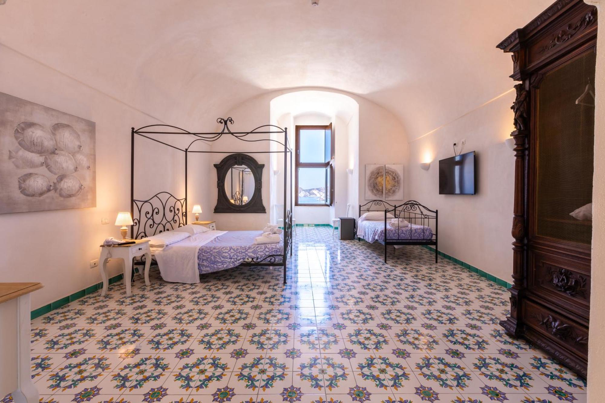 Hotel Torre Dei Borboni Ponza Kültér fotó