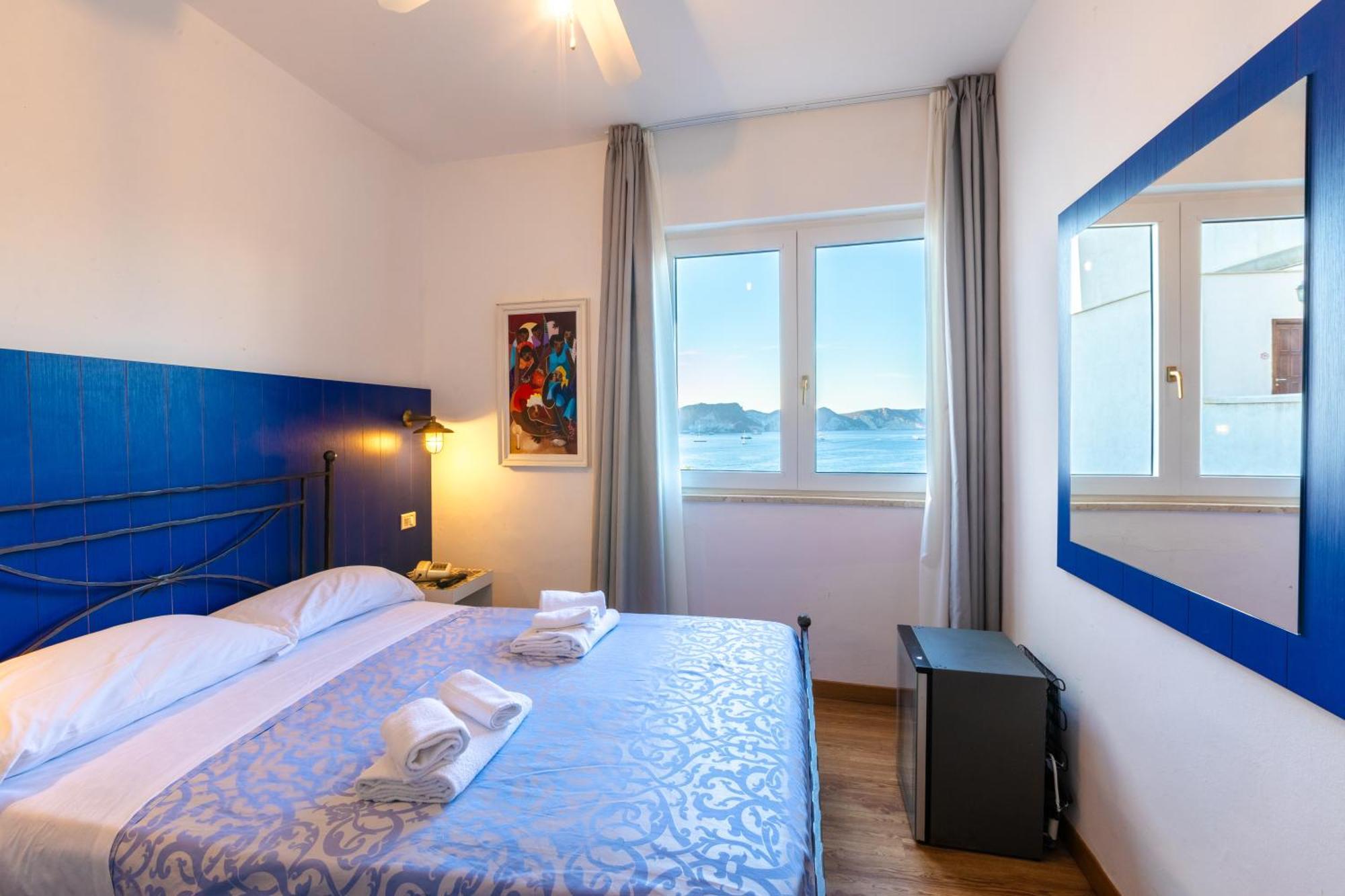 Hotel Torre Dei Borboni Ponza Kültér fotó