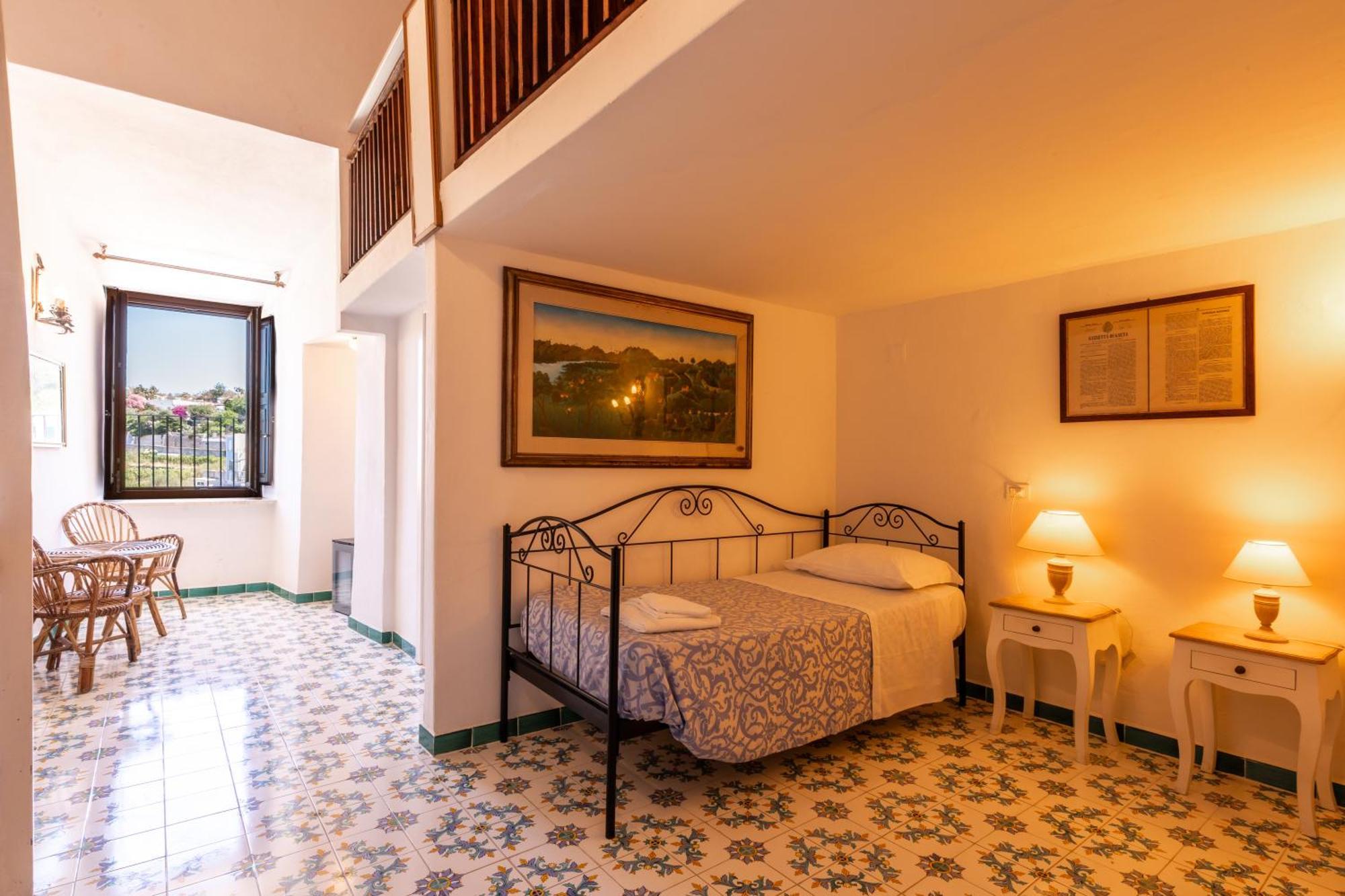 Hotel Torre Dei Borboni Ponza Kültér fotó