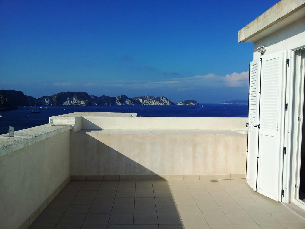 Hotel Torre Dei Borboni Ponza Kültér fotó