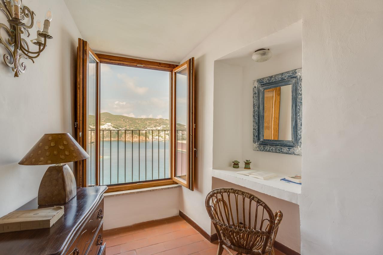 Hotel Torre Dei Borboni Ponza Kültér fotó