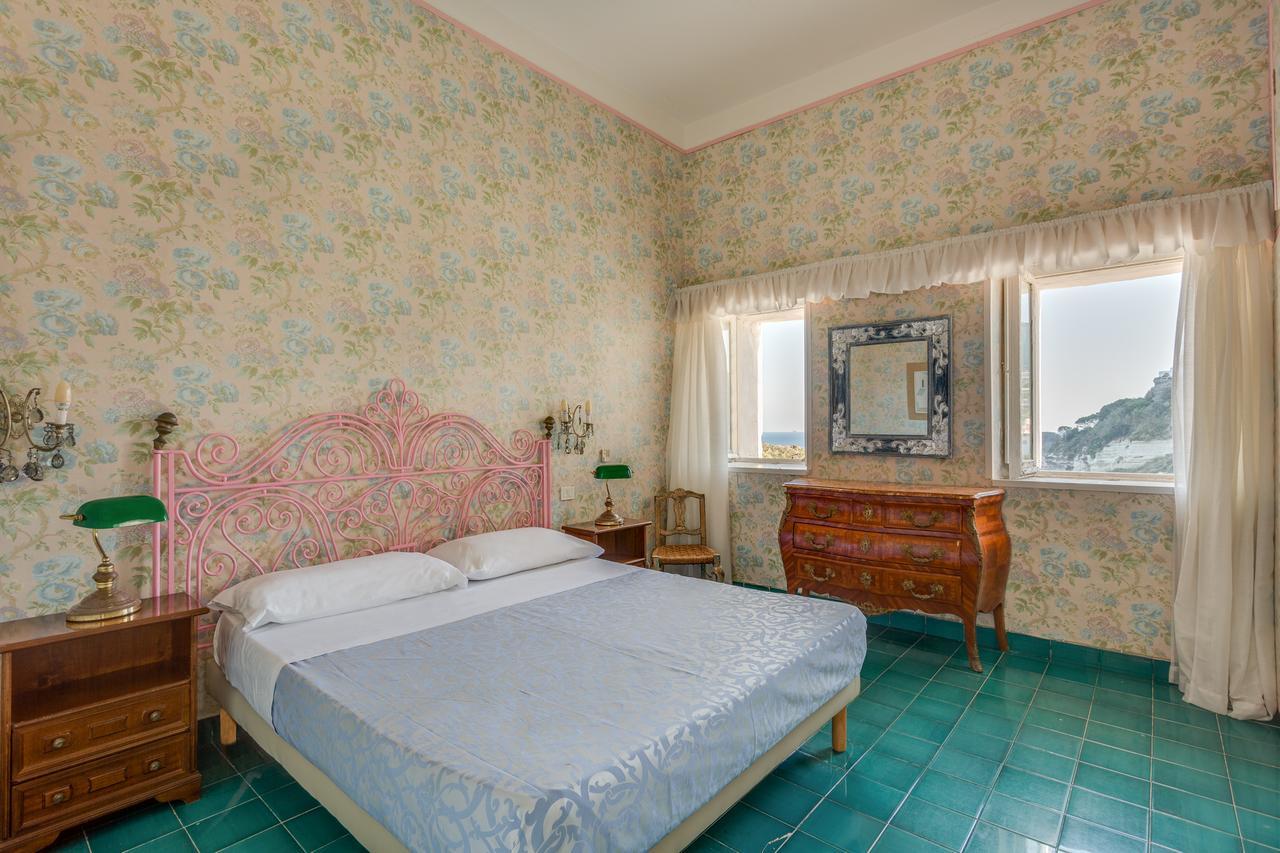Hotel Torre Dei Borboni Ponza Kültér fotó