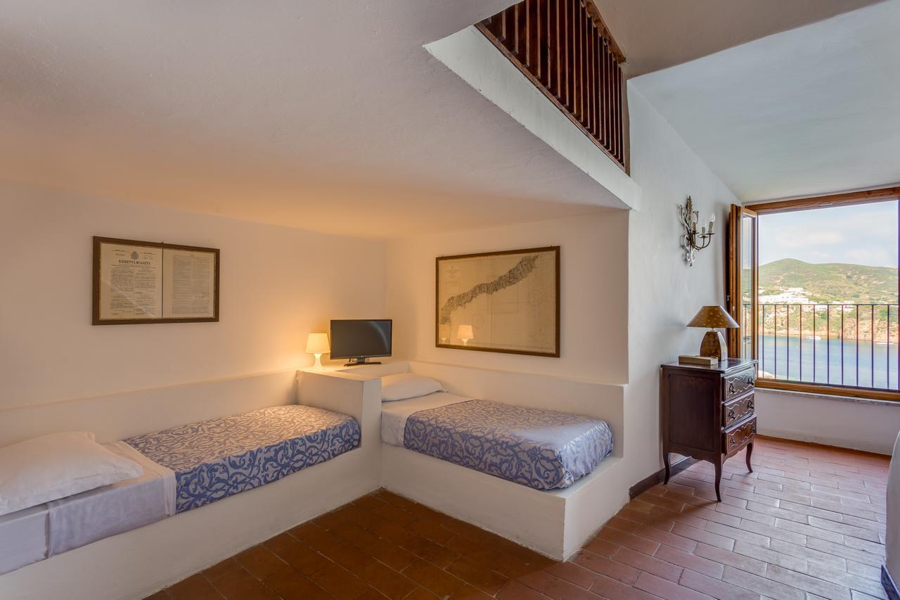 Hotel Torre Dei Borboni Ponza Kültér fotó