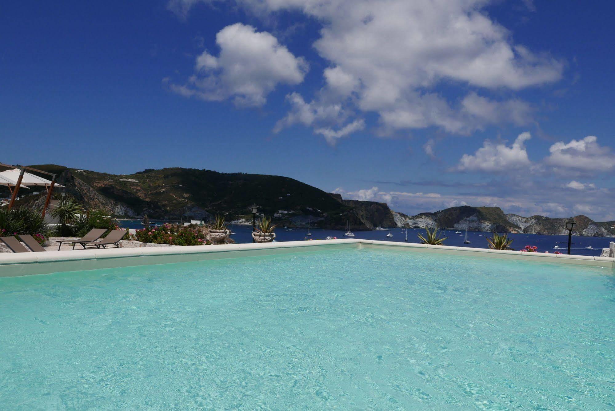 Hotel Torre Dei Borboni Ponza Kültér fotó