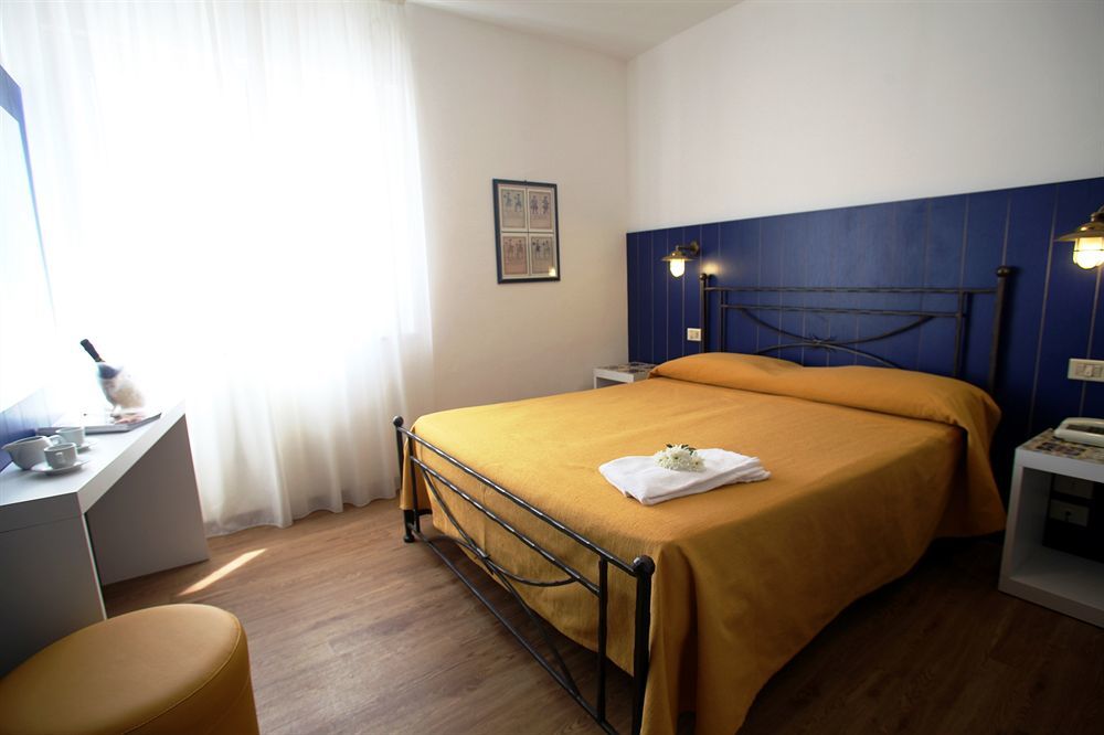 Hotel Torre Dei Borboni Ponza Kültér fotó