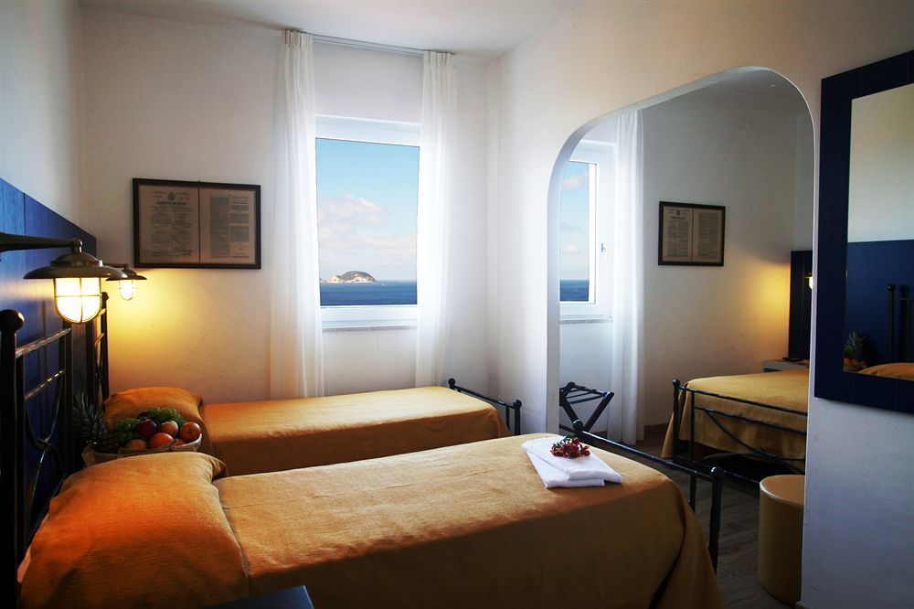 Hotel Torre Dei Borboni Ponza Kültér fotó