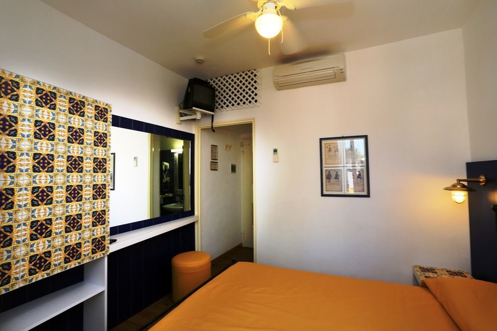 Hotel Torre Dei Borboni Ponza Kültér fotó