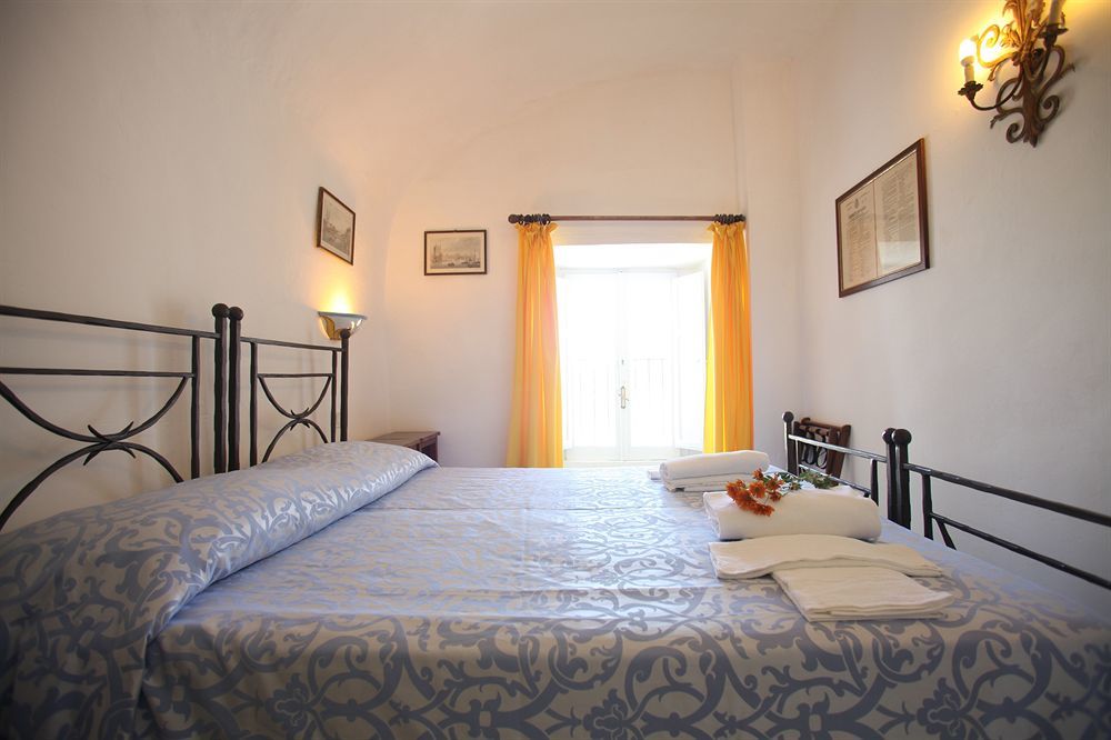 Hotel Torre Dei Borboni Ponza Kültér fotó